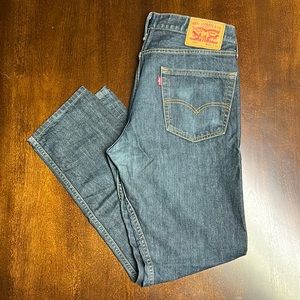 Mens 
Levi's 
34x32
Blue Jeans 
Style 502
Worn but good condition